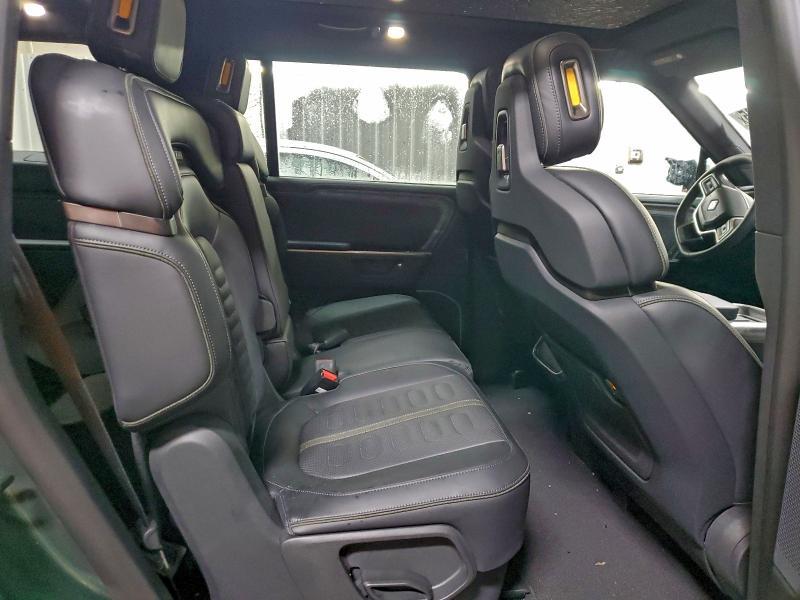 7PDSGFBA3TN084344 2026 Rivian R1S photo no. 10