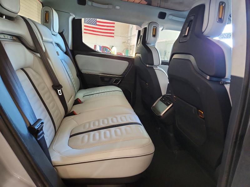 7FCTGAAA7NN013001 2022 Rivian R1T photo no. 10
