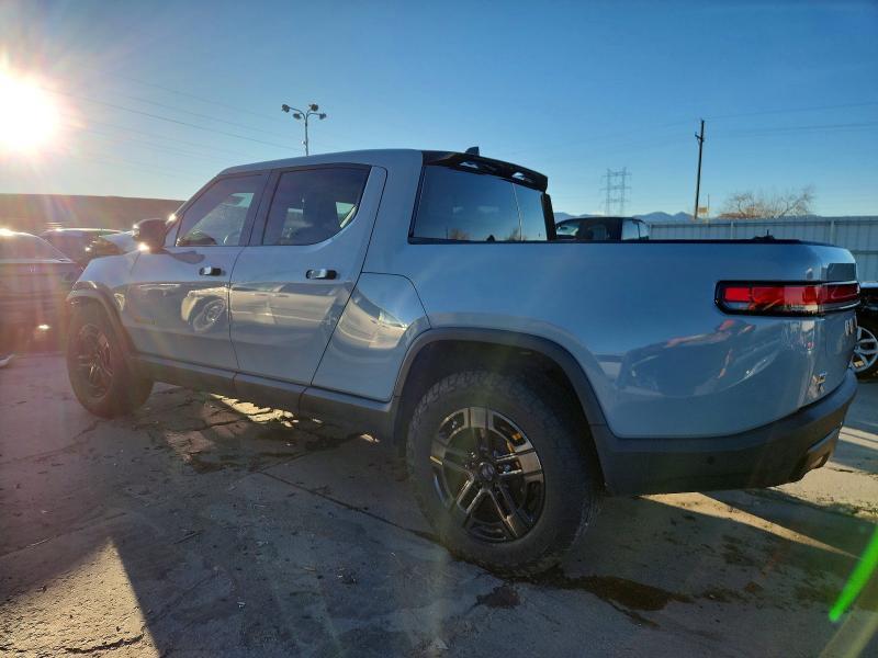 7FCTGAAA7NN013001 2022 Rivian R1T photo no. 2